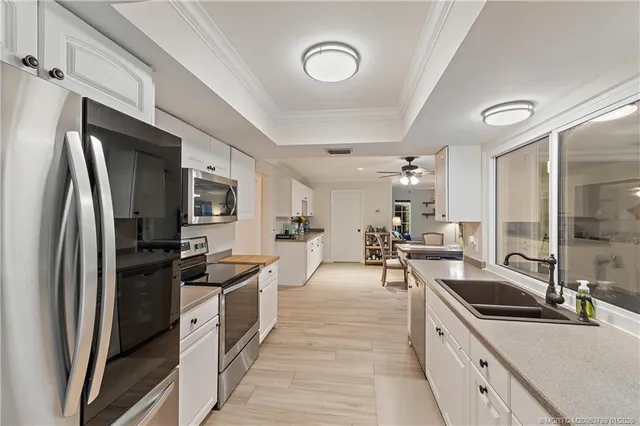 $725,000 | 3881 Southeast Fairway West, Stuart, FL 34997