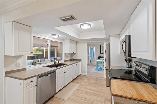 $725,000 | 3881 Southeast Fairway West, Stuart, FL 34997