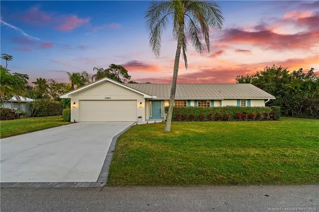 $725,000 | 3881 Southeast Fairway West, Stuart, FL 34997