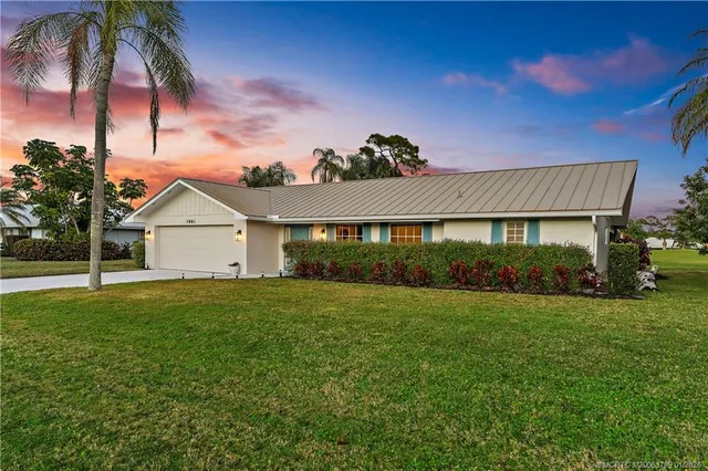 $725,000 | 3881 Southeast Fairway West, Stuart, FL 34997