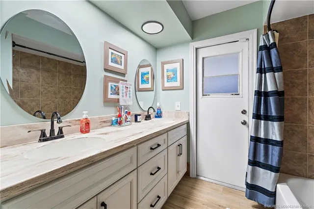 $725,000 | 3881 Southeast Fairway West, Stuart, FL 34997