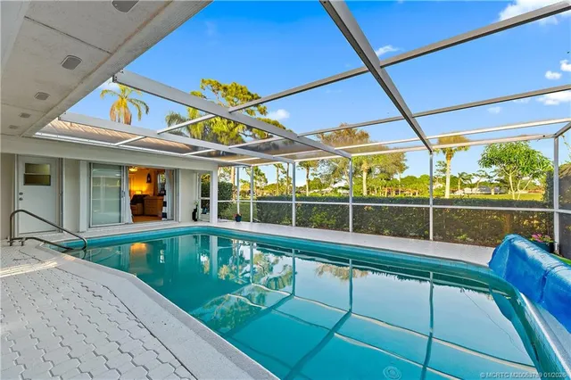 $725,000 | 3881 Southeast Fairway West, Stuart, FL 34997