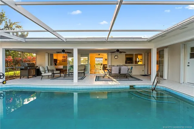 $725,000 | 3881 Southeast Fairway West, Stuart, FL 34997