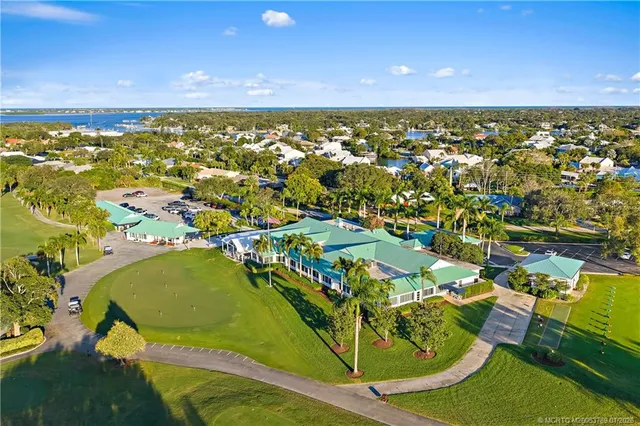 $725,000 | 3881 Southeast Fairway West, Stuart, FL 34997