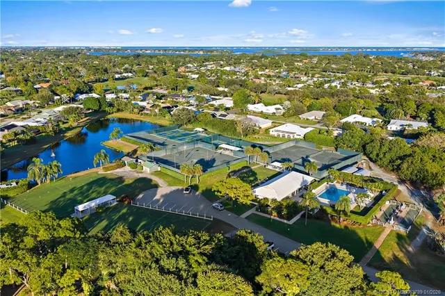 $725,000 | 3881 Southeast Fairway West, Stuart, FL 34997