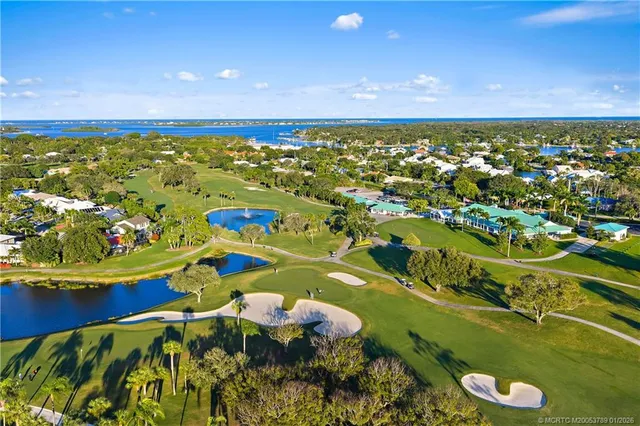 $725,000 | 3881 Southeast Fairway West, Stuart, FL 34997