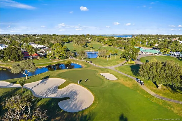 $725,000 | 3881 Southeast Fairway West, Stuart, FL 34997