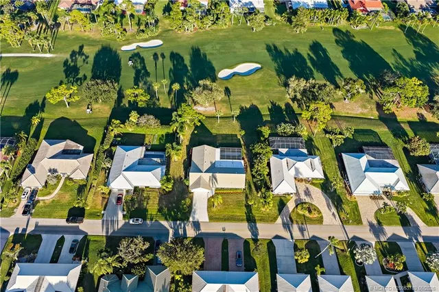 $725,000 | 3881 Southeast Fairway West, Stuart, FL 34997