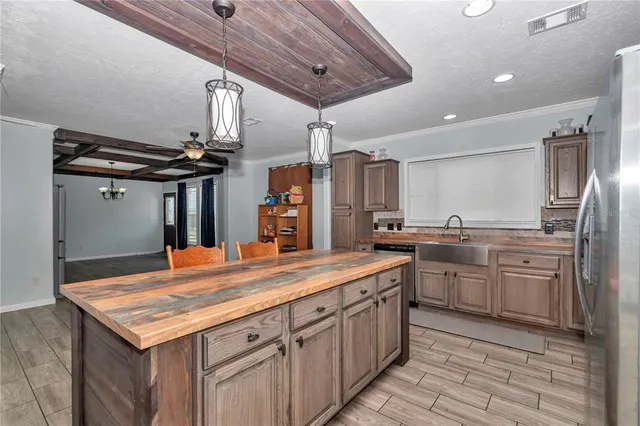 $490,000 | 7565 Dewey Robbins Road, Howey-in-the-Hills, FL 34737