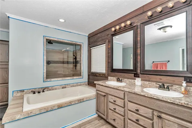 $490,000 | 7565 Dewey Robbins Road, Howey-in-the-Hills, FL 34737