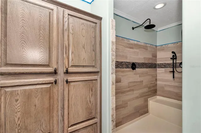 $490,000 | 7565 Dewey Robbins Road, Howey-in-the-Hills, FL 34737