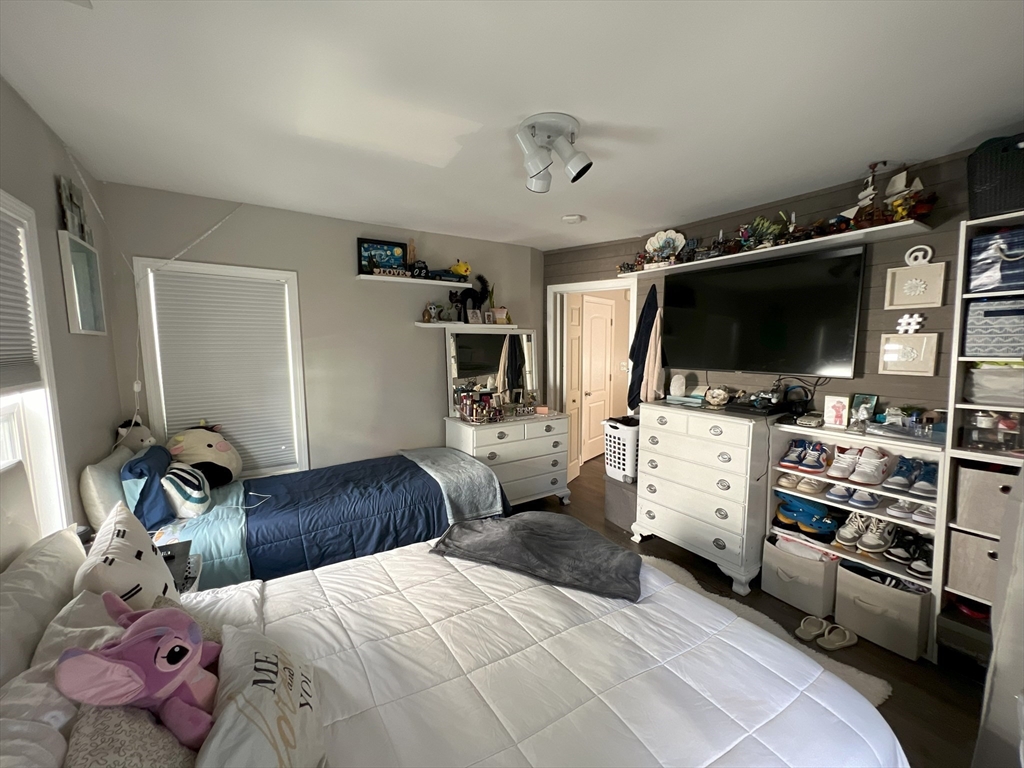 44 Freeman Street Framingham, MA 01702 - Photo 10 of 37 Gallery Image 10