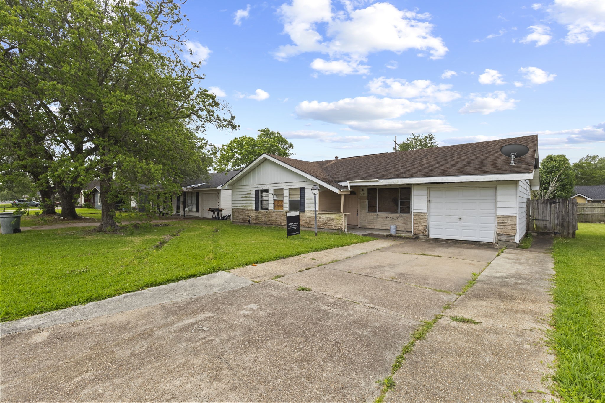 5145 Raleigh Drive Beaumont, TX 77706 - Photo 3 of 19