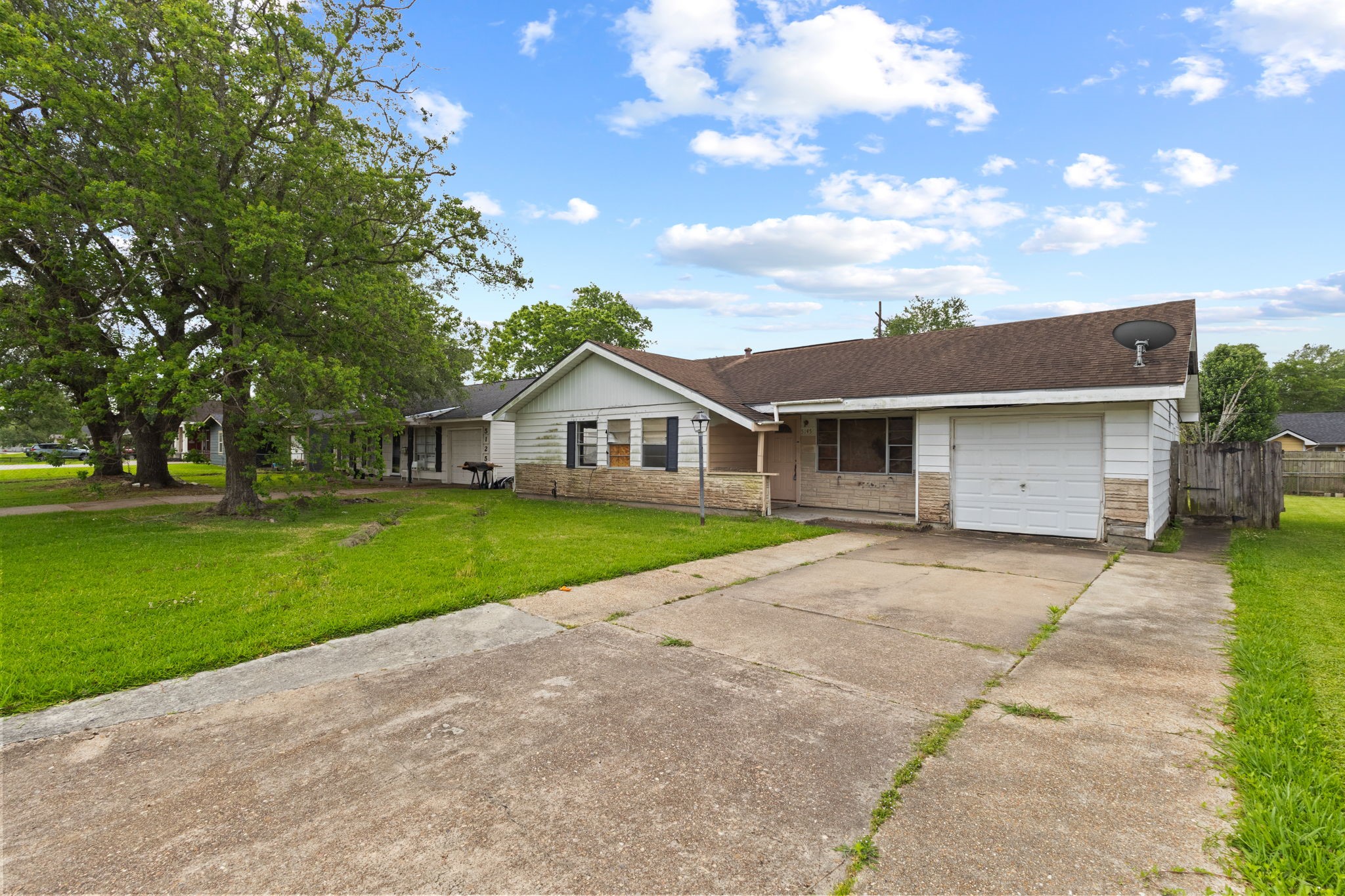 5145 Raleigh Drive Beaumont, TX 77706 - Photo 4 of 19