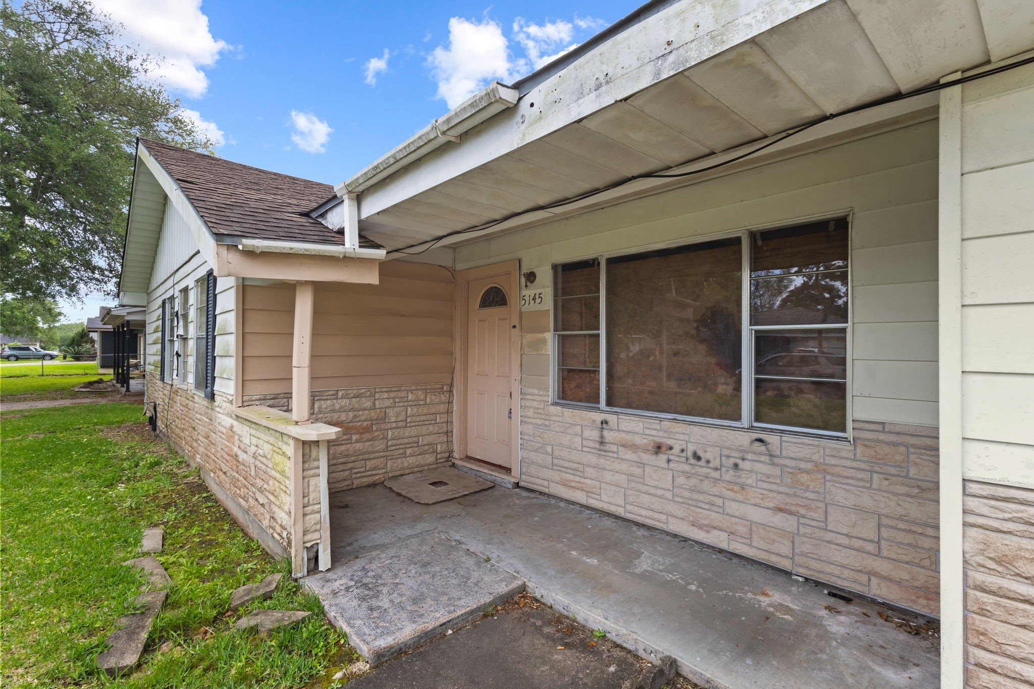 5145 Raleigh Drive Beaumont, TX 77706 - Photo 5 of 19