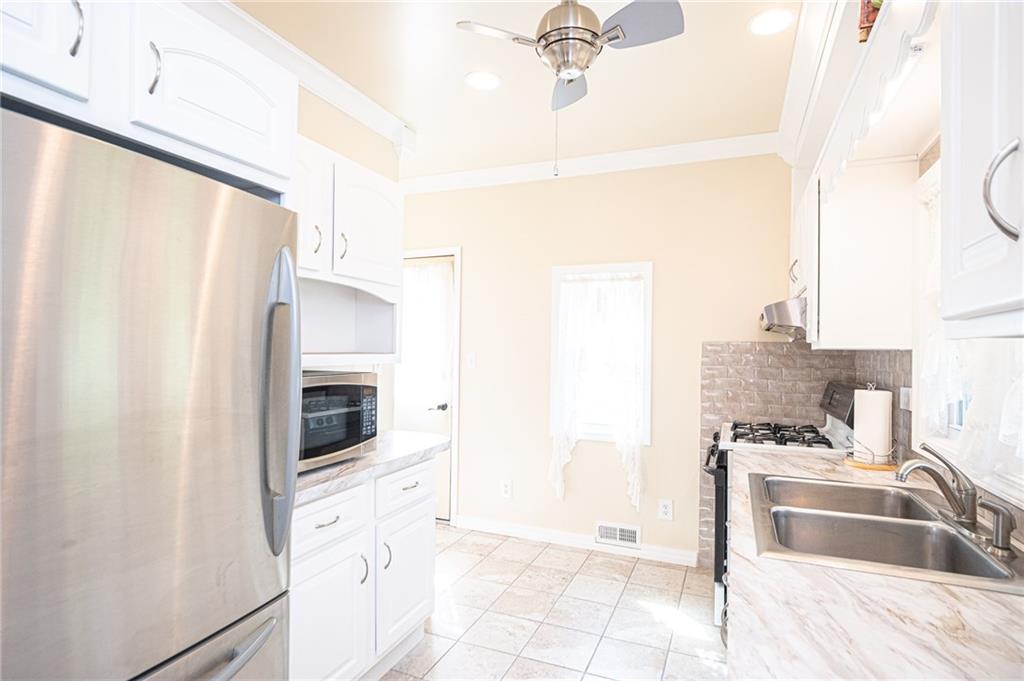 132 Galley Road Canonsburg, PA 15317 - Photo 8 of 25 Gallery Image 8