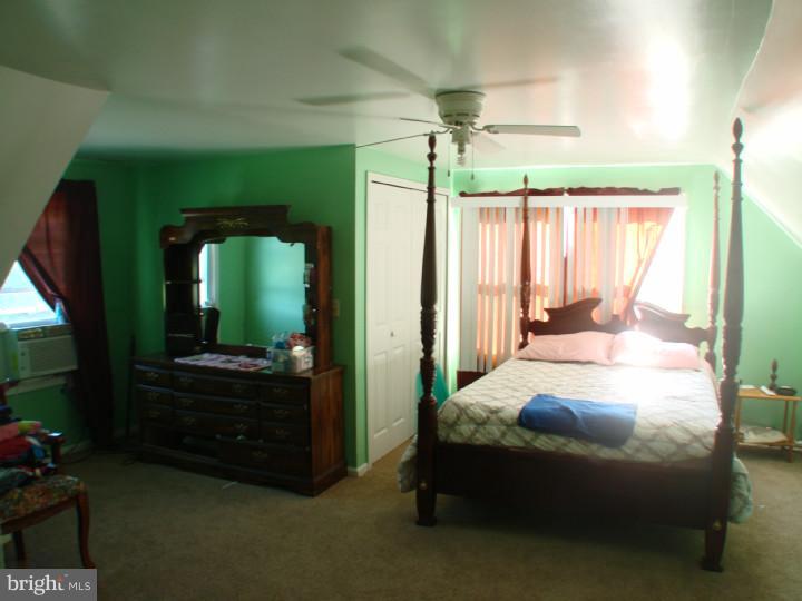 329 Old State Road New Castle, DE 19720 - Photo 9 of 12 Master Bedroom