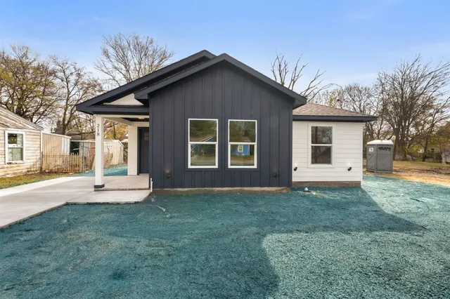 $299,000 | 218 Chandler Street, Wilmer, TX 75172