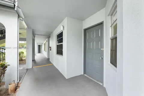 $245,000 | 1401 Southwest 128th Terrace, Unit 103H, Pembroke Pines, FL 33027