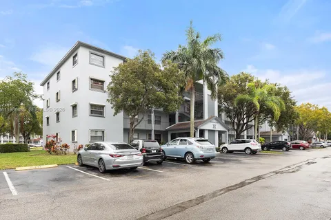 $245,000 | 1401 Southwest 128th Terrace, Unit 103H, Pembroke Pines, FL 33027