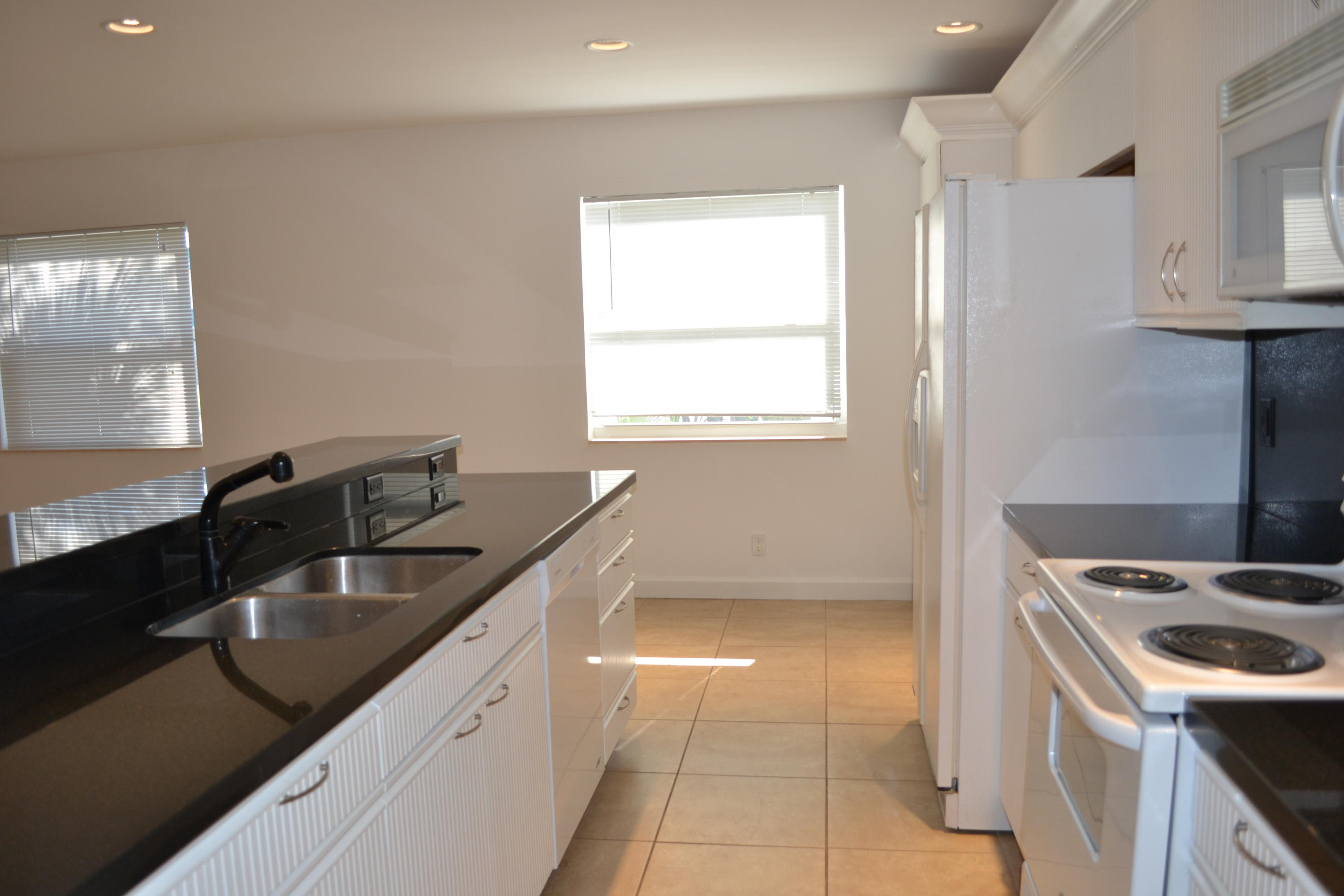 147 3rd Street Jupiter, FL 33458 - Photo 7 of 33 DSC_1365