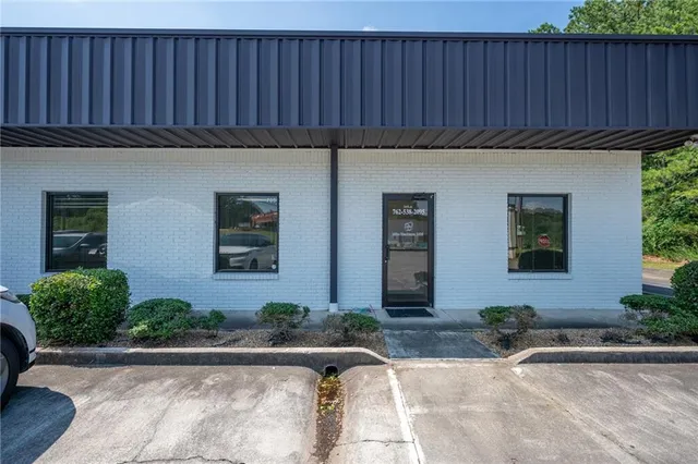 $2,800 | 705 Red Bud Road Northeast, Unit A, Calhoun, GA 30701