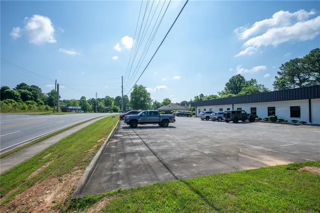 $2,800 | 705 Red Bud Road Northeast, Unit A, Calhoun, GA 30701
