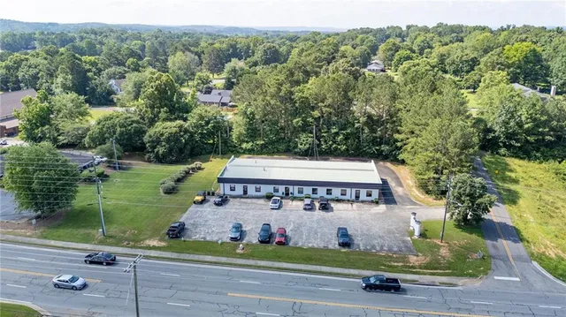 $2,800 | 705 Red Bud Road Northeast, Unit A, Calhoun, GA 30701