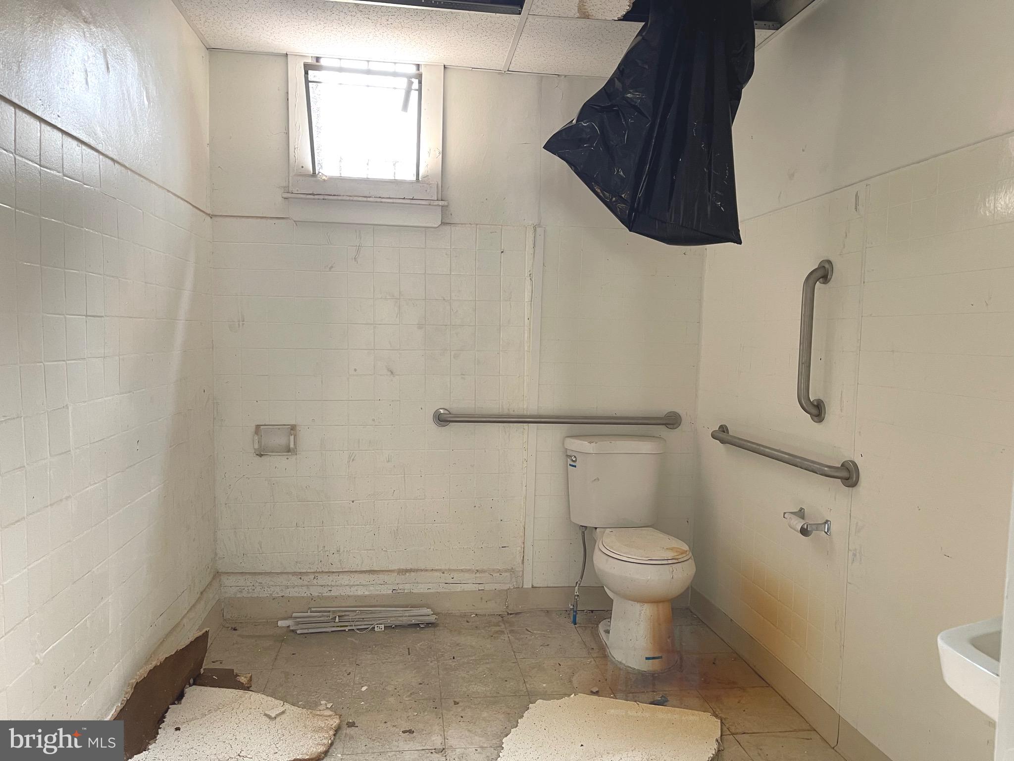 57-59 Long Lane Upper Darby, PA 19082 - Photo 11 of 42