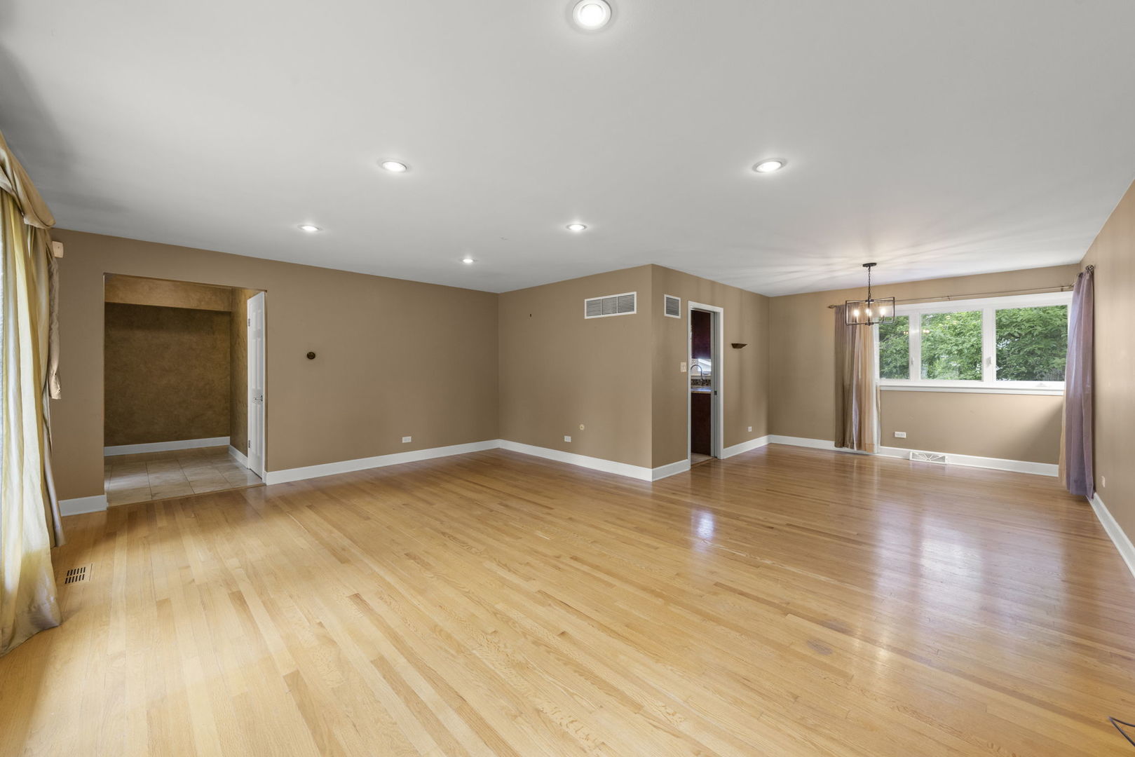 1500 Carson Drive Homewood, IL 60430 - Photo 5 of 26