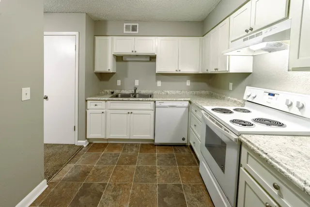 $925 | 311 Hawkins Road, Unit L6, Clarksville, TN 37040