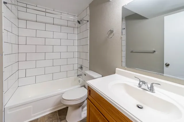 $925 | 311 Hawkins Road, Unit L6, Clarksville, TN 37040