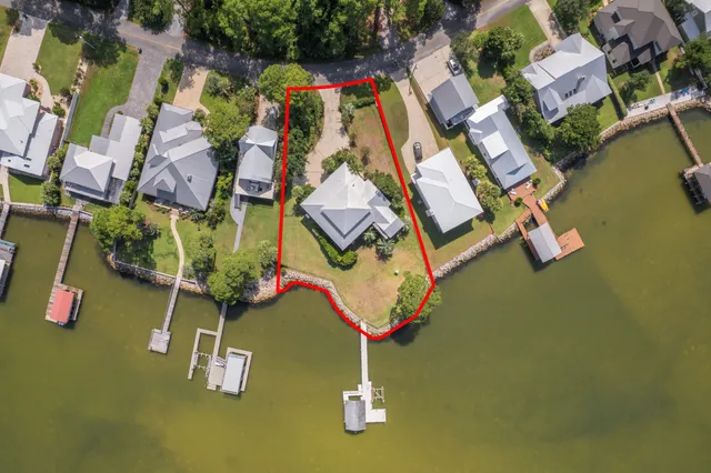 $1,650,000 | 323 Bay Cir Drive, Santa Rosa Beach, FL 32459