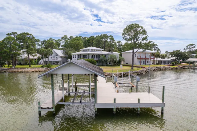 $1,650,000 | 323 Bay Cir Drive, Santa Rosa Beach, FL 32459