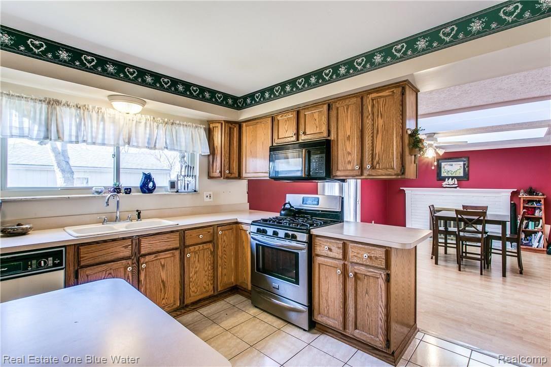 34608 Devonshire Road New Baltimore, MI 48047 - Photo 11 of 24 34608 Devonshire-10.JPG