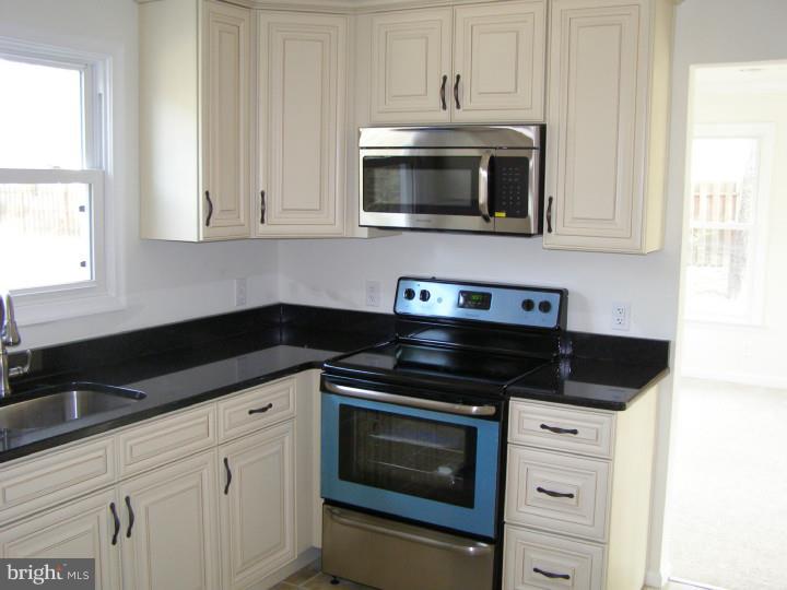 249 Oakshade Road Tabernacle, NJ 08088 - Photo 4 of 25 Kitchen