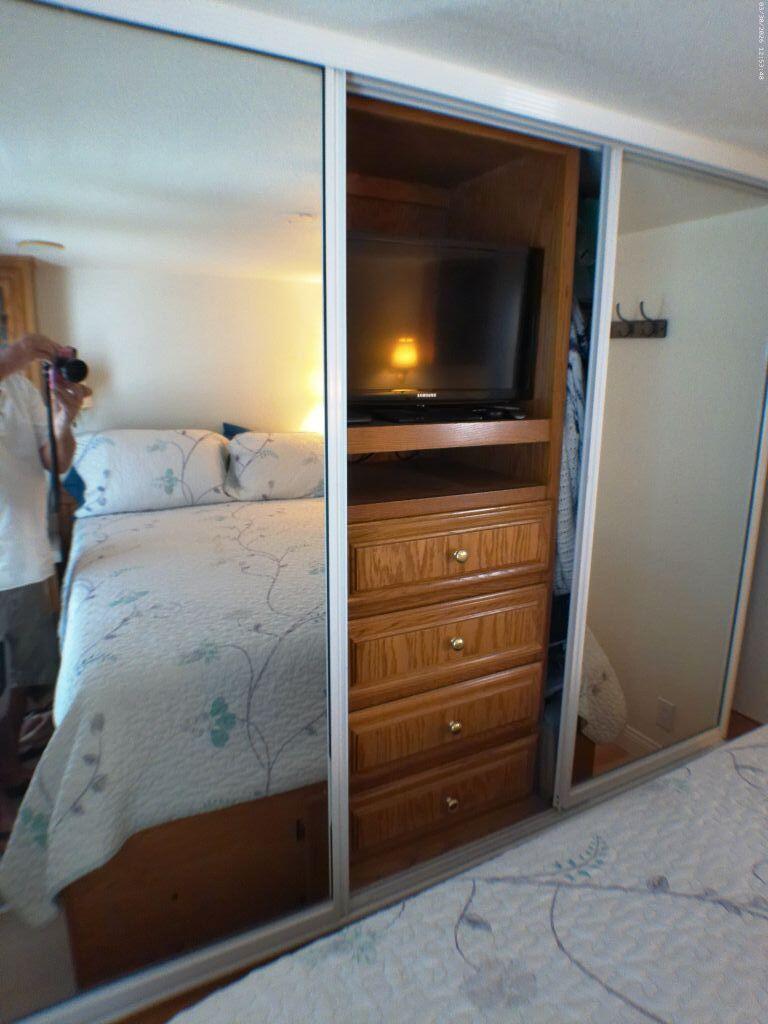 84136 Ave 44, Unit 582 Indio, CA 92203 - Photo 42 of 56 a room with a flat screen tv