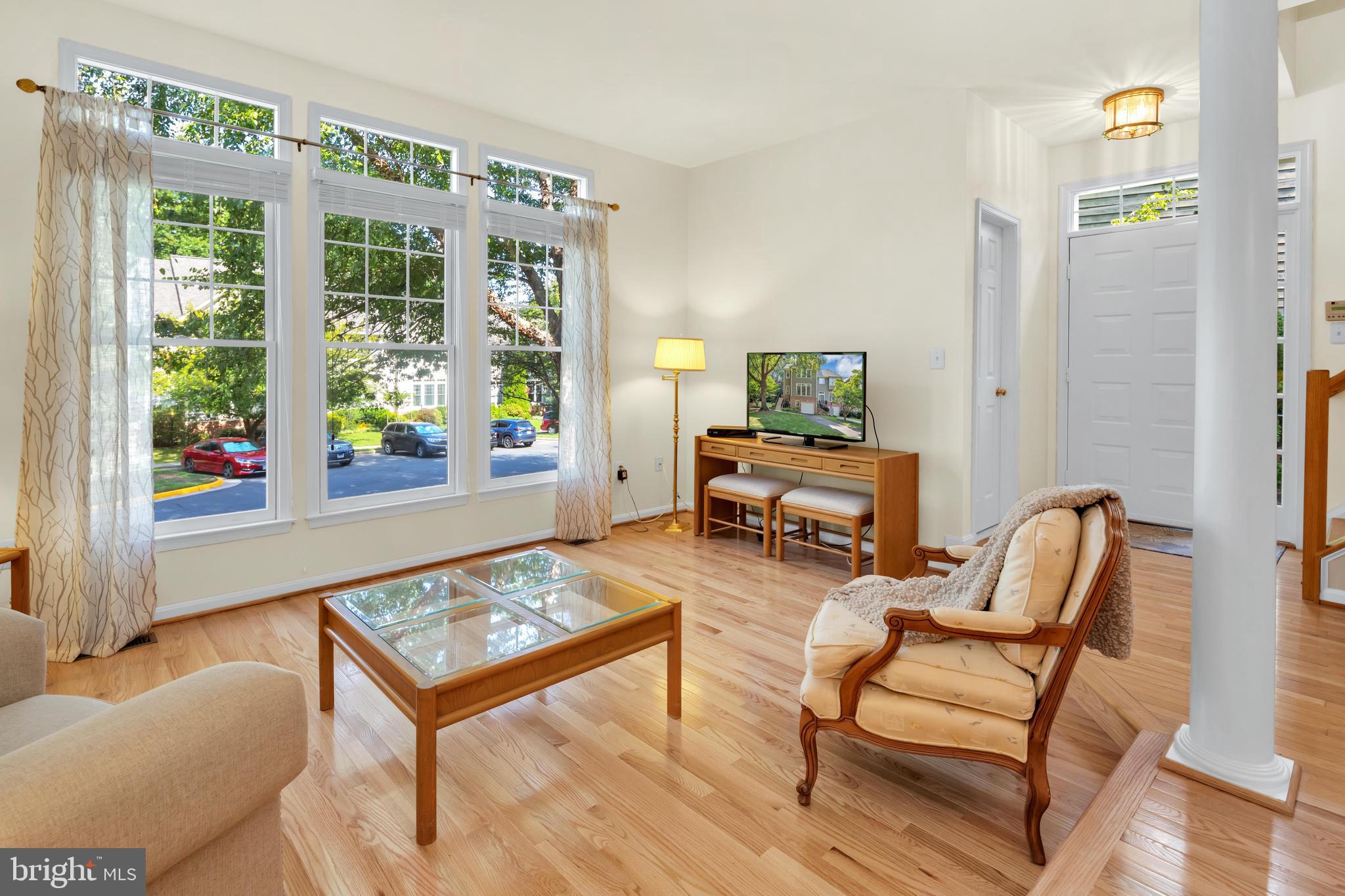 1224 Weatherstone Court Reston, VA 20194 - Photo 6 of 38 Living Room