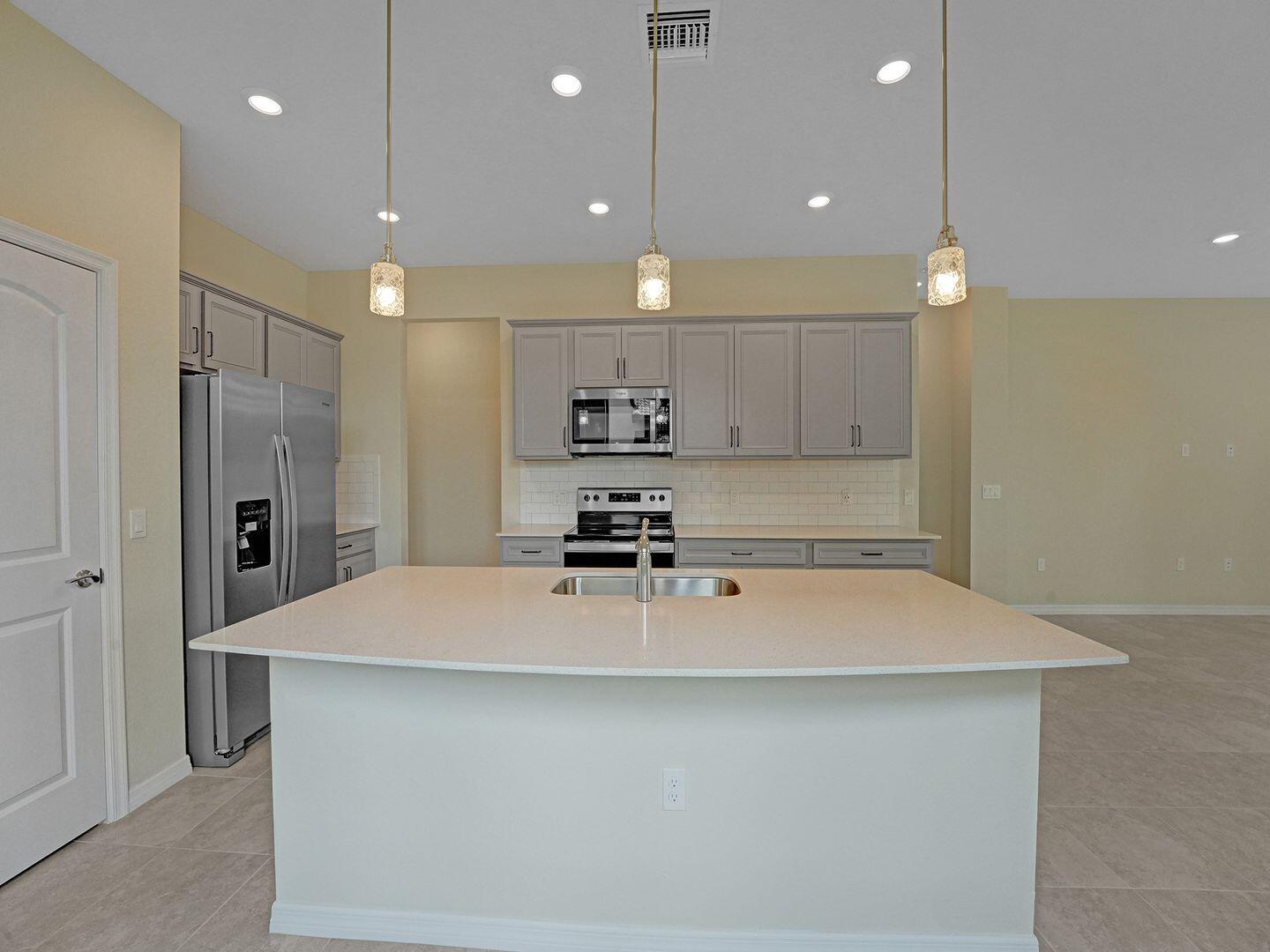 4825 Chantilly Road Lake Worth, FL 33467 - Photo 5 of 23 5