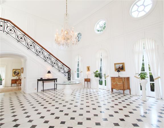 91 Common Street Dedham, MA 02026 - Photo 4 of 23 Gallery Image 4