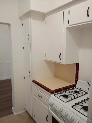 $1,800 | 235 83rd Street, Unit 3, Miami Beach, FL 33141