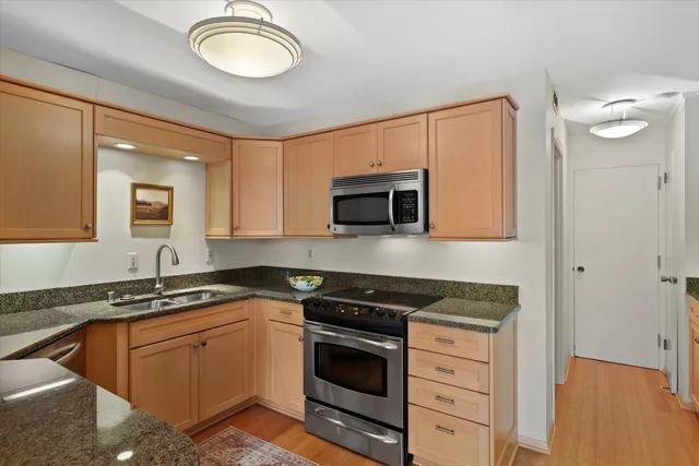 $200,000 | 1610 North Prospect Avenue, Unit 201, Milwaukee, WI 53202