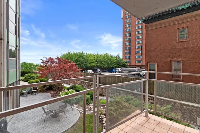 $200,000 | 1610 North Prospect Avenue, Unit 201, Milwaukee, WI 53202