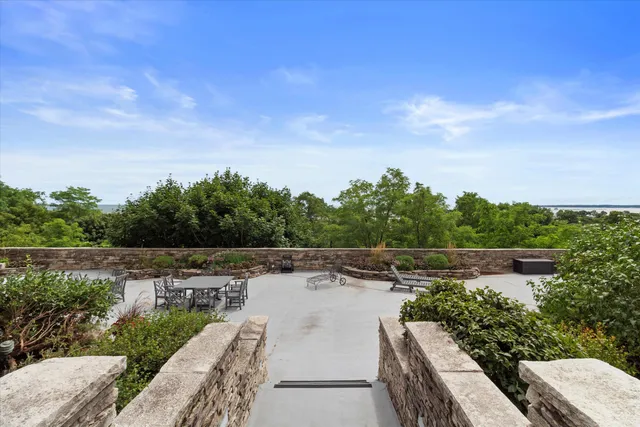 $200,000 | 1610 North Prospect Avenue, Unit 201, Milwaukee, WI 53202