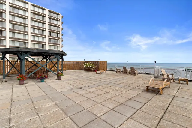 $200,000 | 1610 North Prospect Avenue, Unit 201, Milwaukee, WI 53202