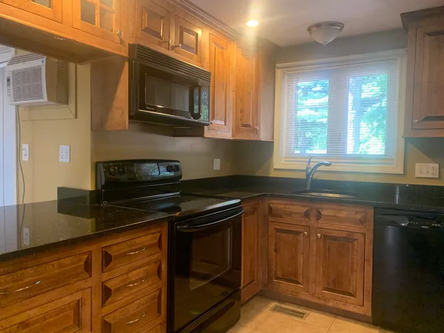 $2,495 | 4 Cedarbrook Village, Unit B, Rochester, NH 03867