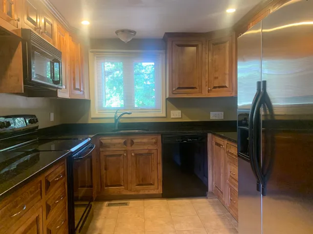 $2,495 | 4 Cedarbrook Village, Unit B, Rochester, NH 03867