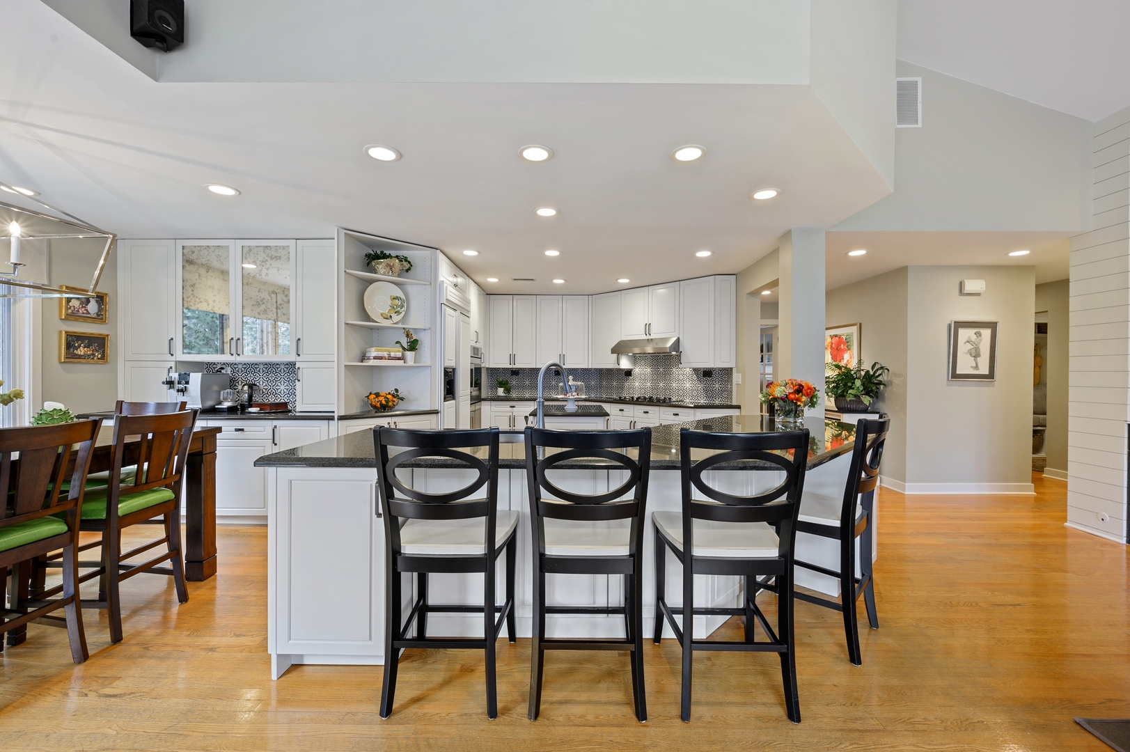 750 Becker Road Glenview, IL 60025 - Photo 6 of 27