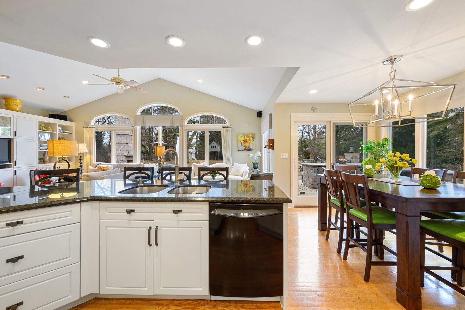750 Becker Road Glenview, IL 60025 - Photo 8 of 27