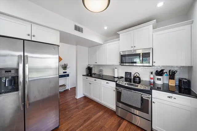 a close view of sink